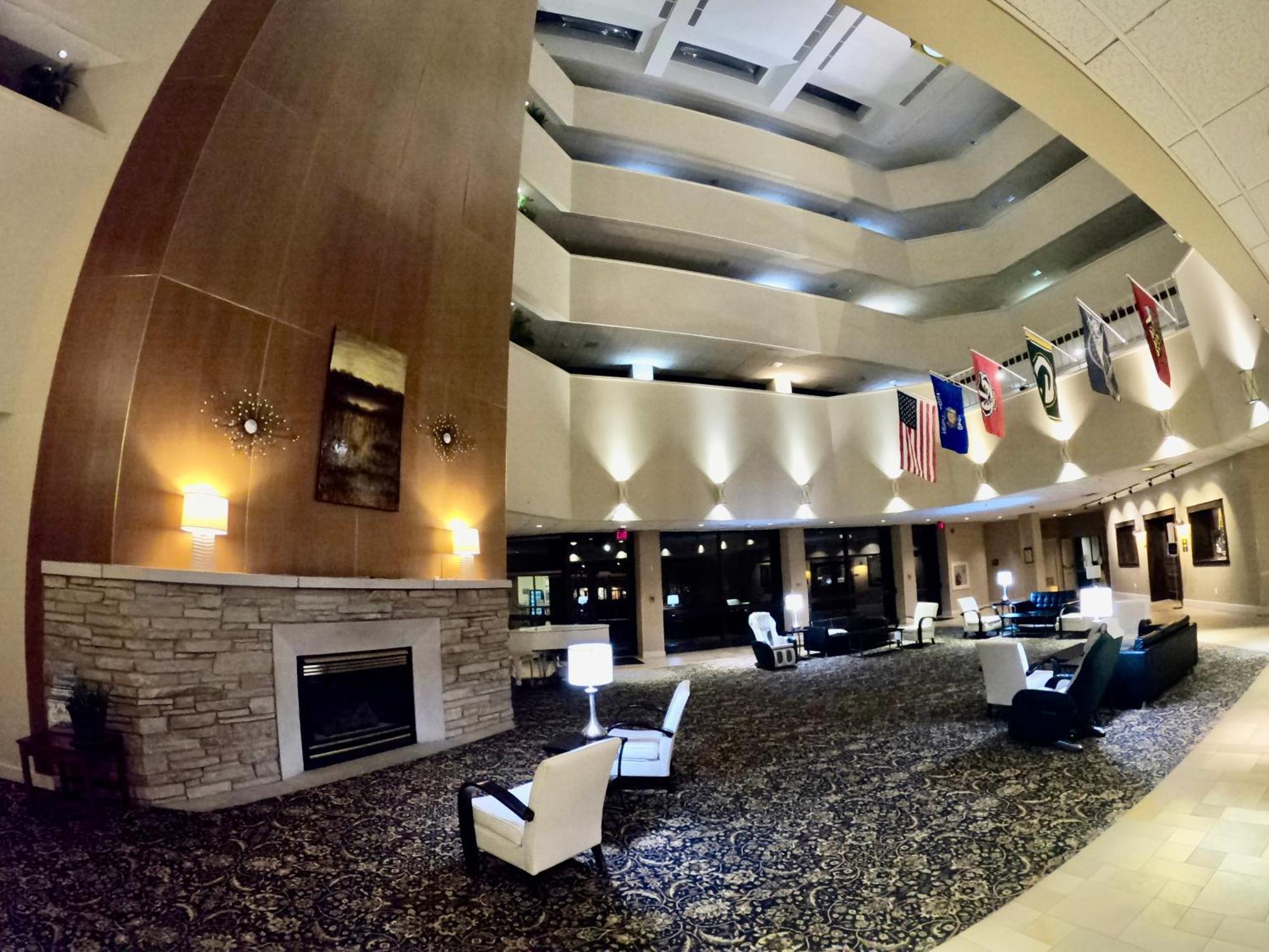 Hotel Mead Resorts & Conventions Center Уисконсин Рапидс Екстериор снимка