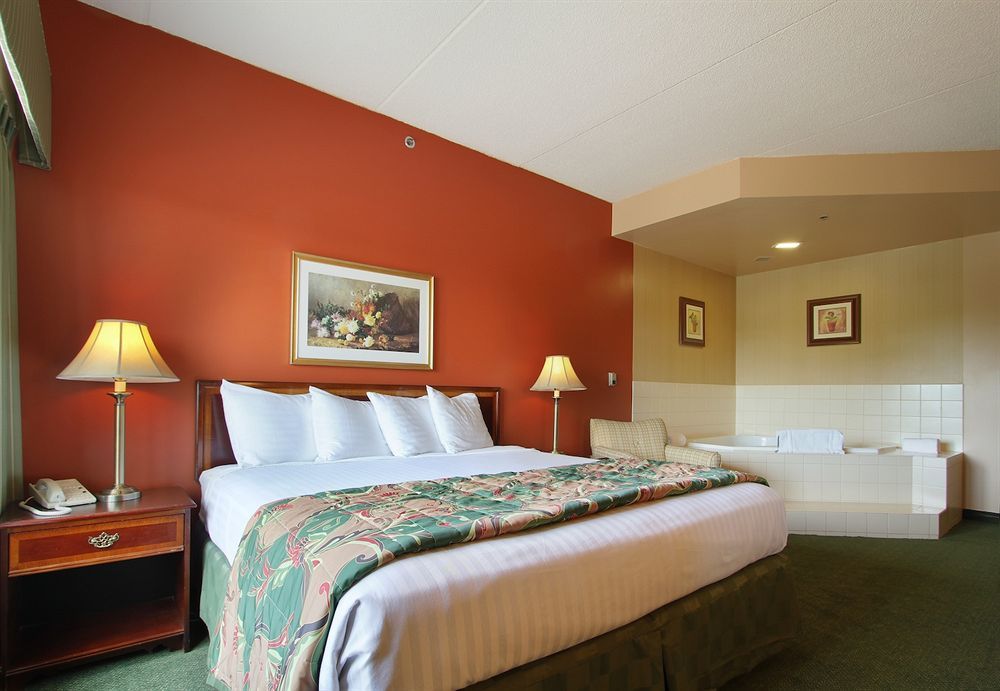 Hotel Mead Resorts & Conventions Center Уисконсин Рапидс Екстериор снимка