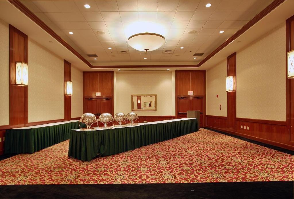 Hotel Mead Resorts & Conventions Center Уисконсин Рапидс Екстериор снимка
